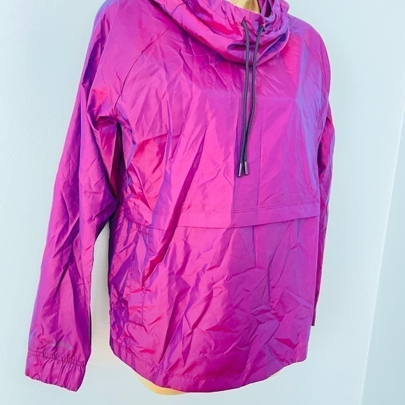 Under Armour Iridescent Pink Windbreaker Jacket XS NWT | Sporty Chic - Picture 3 of 6